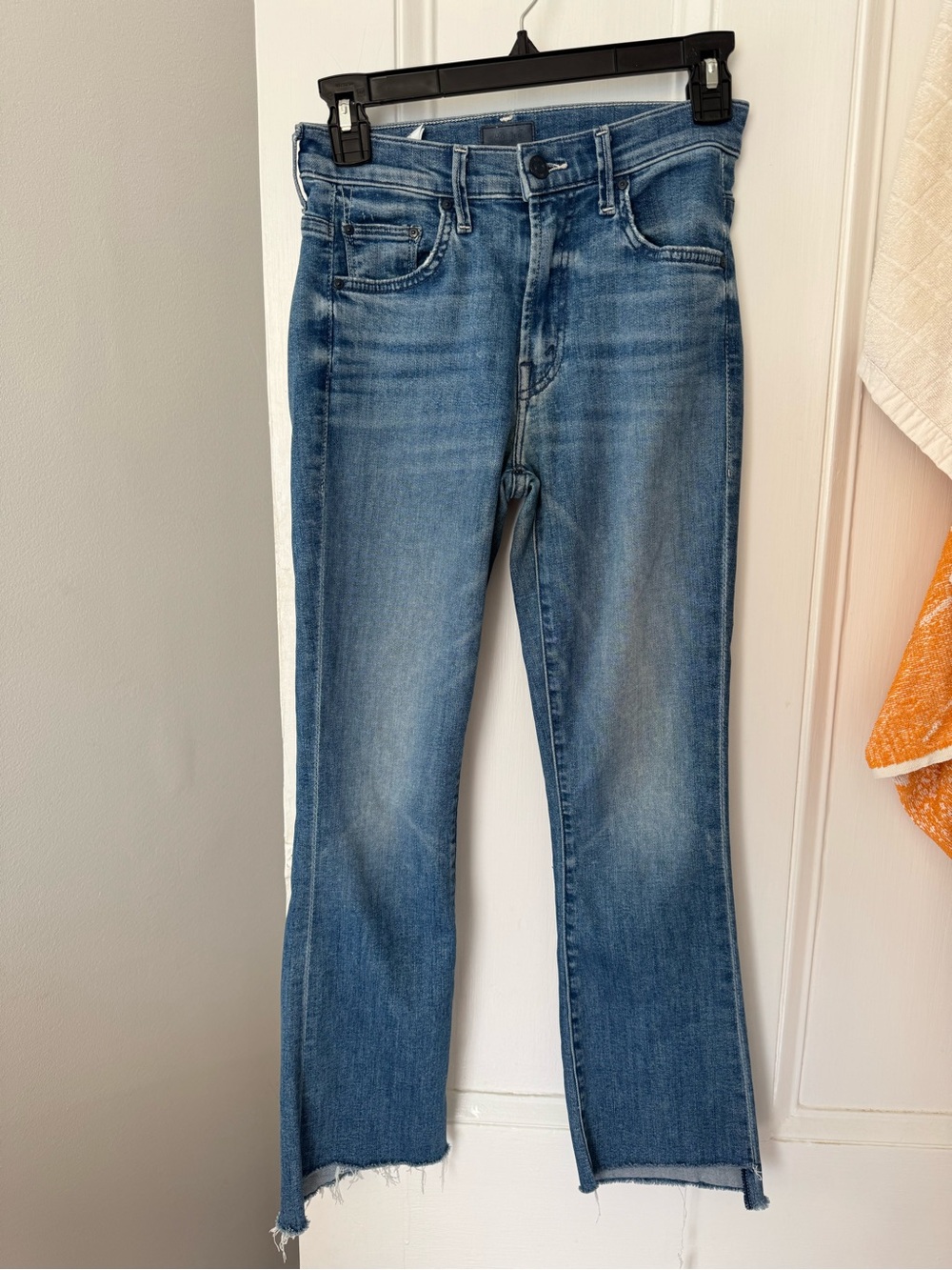 MOTHER The Insider Crop Step Fray Jeans in Faded Blue Wash
